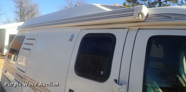 image for item DI7485 2002 Chevrolet Express 3500  Roadtrek 200 Versatile RV