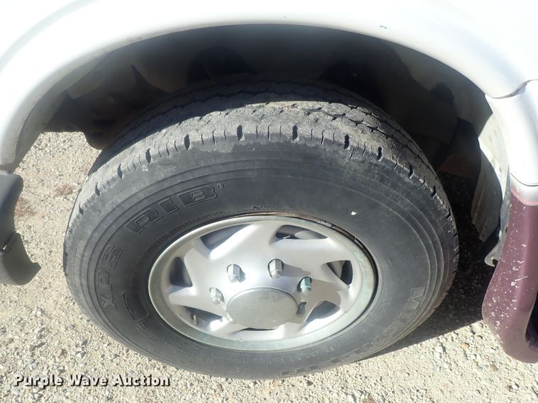 image for item DI7485 2002 Chevrolet Express 3500  Roadtrek 200 Versatile RV