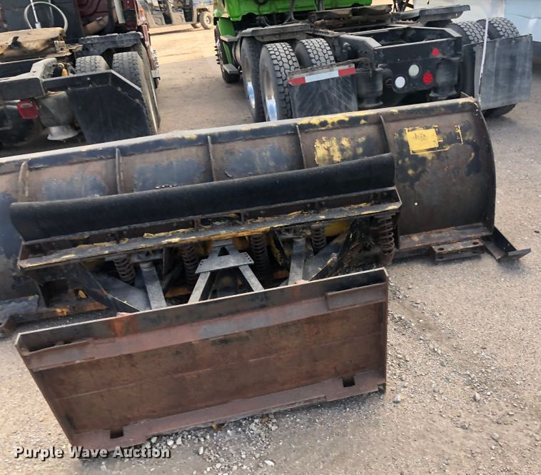 image for item DI7498 10'W skid steer snow plow