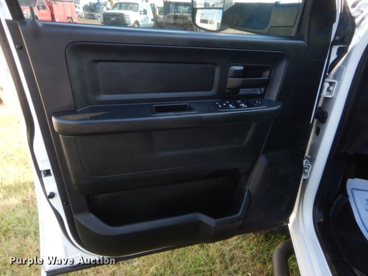 image for item DJ2046 2013 Dodge Ram 5500  Crew Cab flatbed truck