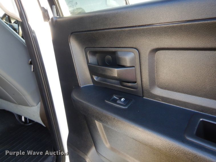 image for item DJ2046 2013 Dodge Ram 5500  Crew Cab flatbed truck