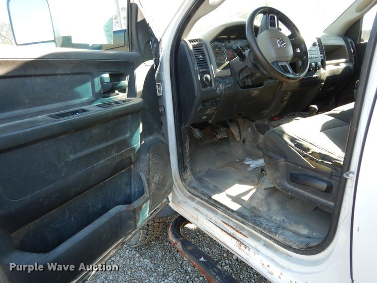 image for item DJ8024 2011 Dodge Ram 5500HD  flatbed truck