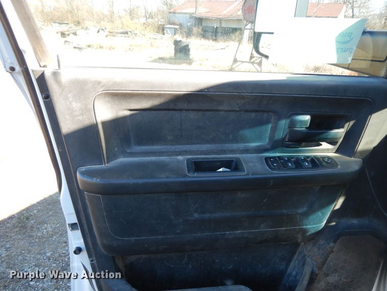 image for item DJ8024 2011 Dodge Ram 5500HD  flatbed truck