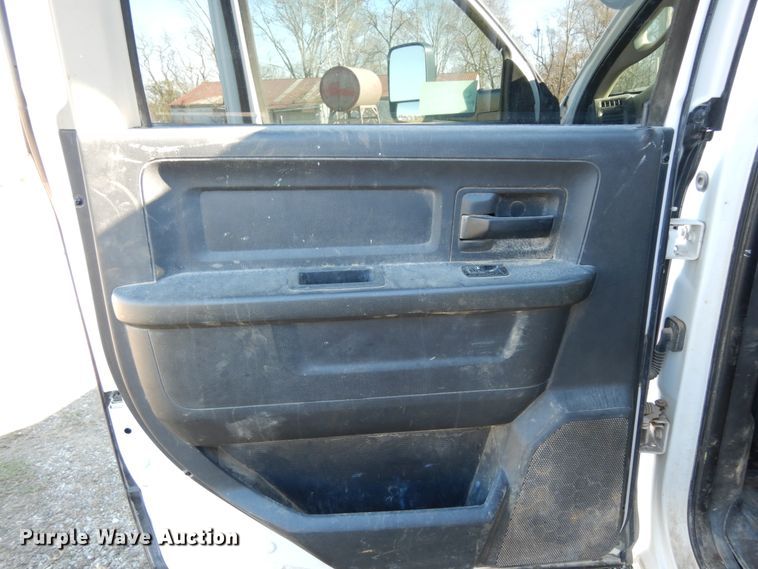 image for item DJ8024 2011 Dodge Ram 5500HD  flatbed truck