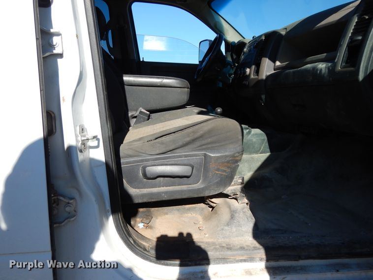 image for item DJ8024 2011 Dodge Ram 5500HD  flatbed truck