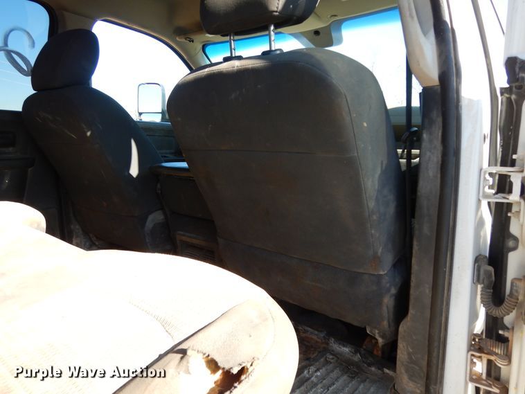 image for item DJ8024 2011 Dodge Ram 5500HD  flatbed truck