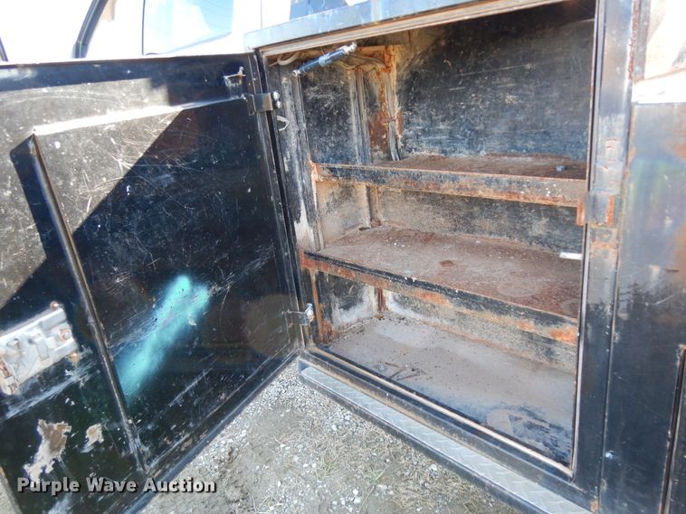 image for item DJ8024 2011 Dodge Ram 5500HD  flatbed truck