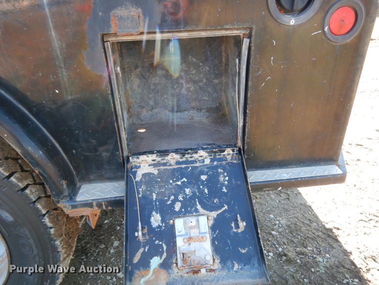 image for item DJ8024 2011 Dodge Ram 5500HD  flatbed truck