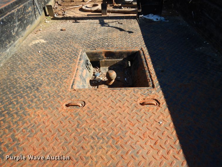 image for item DJ8024 2011 Dodge Ram 5500HD  flatbed truck