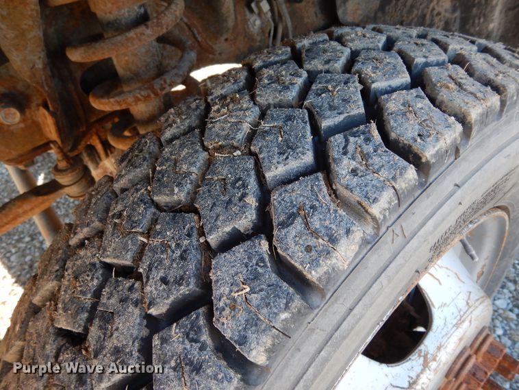 image for item DJ8024 2011 Dodge Ram 5500HD  flatbed truck