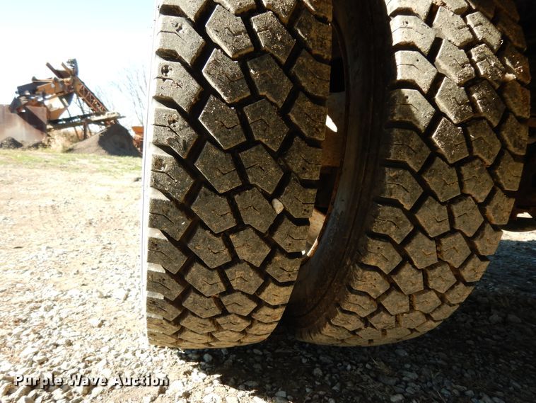 image for item DJ8024 2011 Dodge Ram 5500HD  flatbed truck