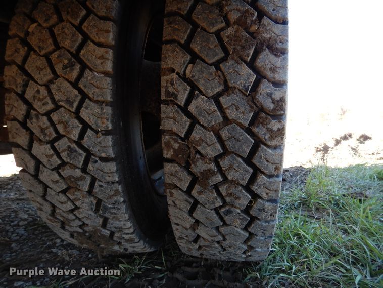 image for item DJ8024 2011 Dodge Ram 5500HD  flatbed truck