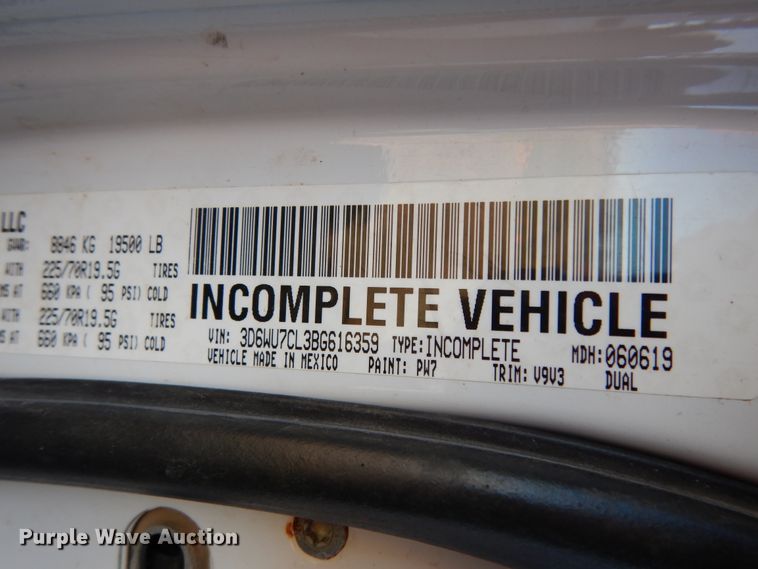 image for item DJ8024 2011 Dodge Ram 5500HD  flatbed truck