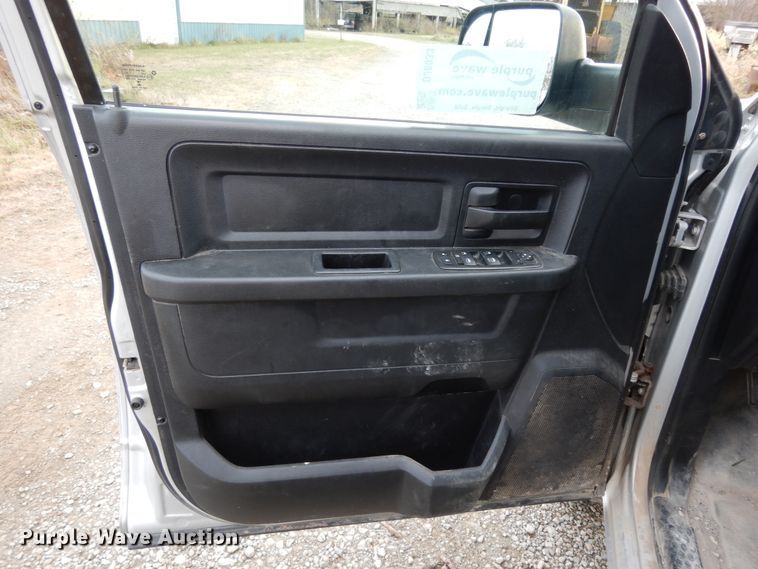 image for item DJ8033 2014 Dodge Ram 1500  Crew Cab pickup truck