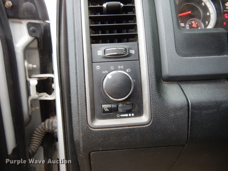 image for item DJ8033 2014 Dodge Ram 1500  Crew Cab pickup truck