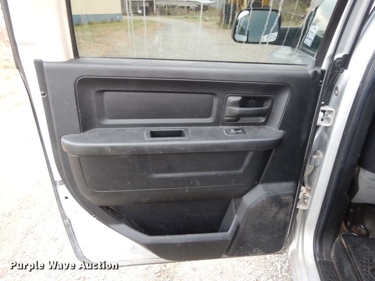 image for item DJ8033 2014 Dodge Ram 1500  Crew Cab pickup truck