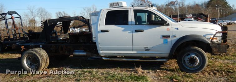 image for item DJ8042 2011 Dodge Ram 5500HD  Crew Cab truck cab and chassis