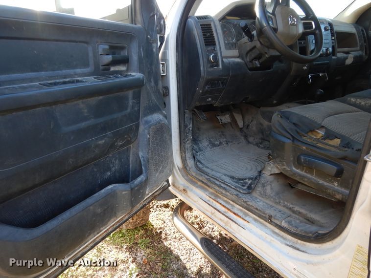 image for item DJ8042 2011 Dodge Ram 5500HD  Crew Cab truck cab and chassis