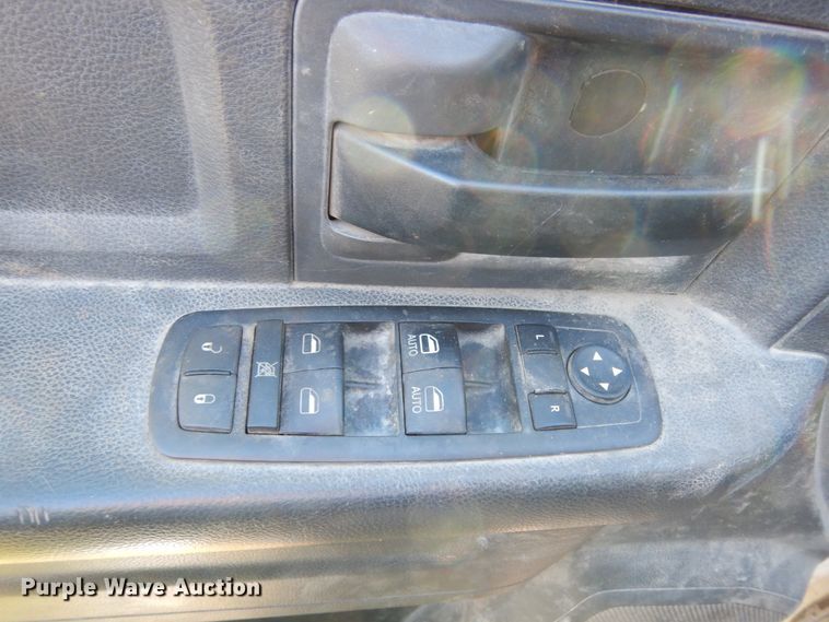 image for item DJ8042 2011 Dodge Ram 5500HD  Crew Cab truck cab and chassis