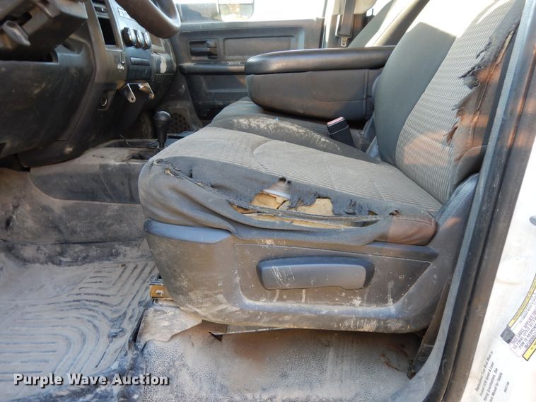 image for item DJ8042 2011 Dodge Ram 5500HD  Crew Cab truck cab and chassis