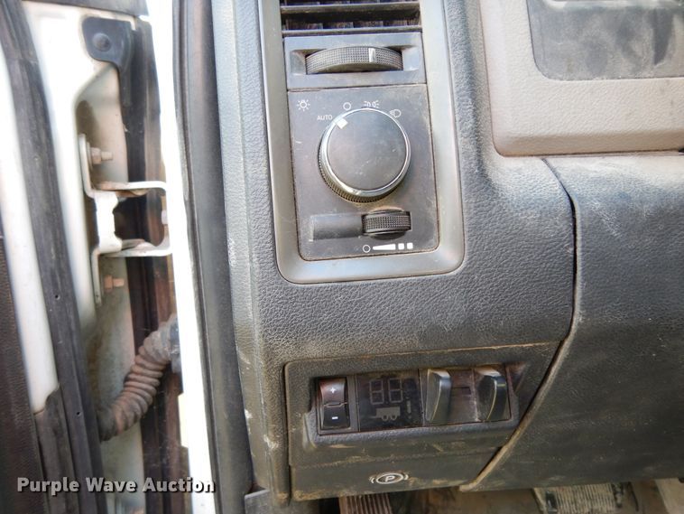 image for item DJ8042 2011 Dodge Ram 5500HD  Crew Cab truck cab and chassis