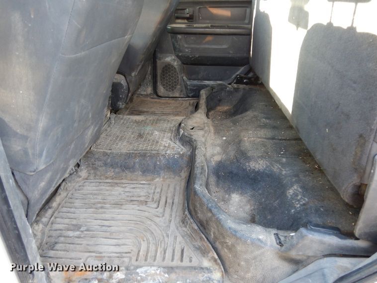 image for item DJ8042 2011 Dodge Ram 5500HD  Crew Cab truck cab and chassis