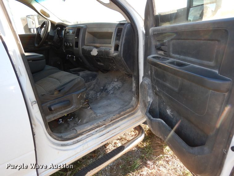 image for item DJ8042 2011 Dodge Ram 5500HD  Crew Cab truck cab and chassis