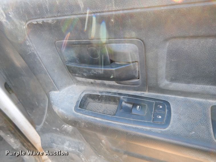 image for item DJ8042 2011 Dodge Ram 5500HD  Crew Cab truck cab and chassis