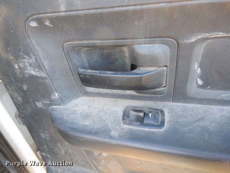 image for item DJ8042 2011 Dodge Ram 5500HD  Crew Cab truck cab and chassis