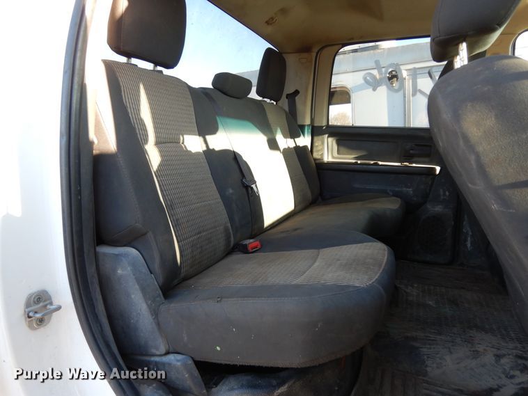 image for item DJ8042 2011 Dodge Ram 5500HD  Crew Cab truck cab and chassis