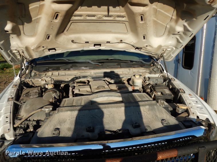 image for item DJ8042 2011 Dodge Ram 5500HD  Crew Cab truck cab and chassis