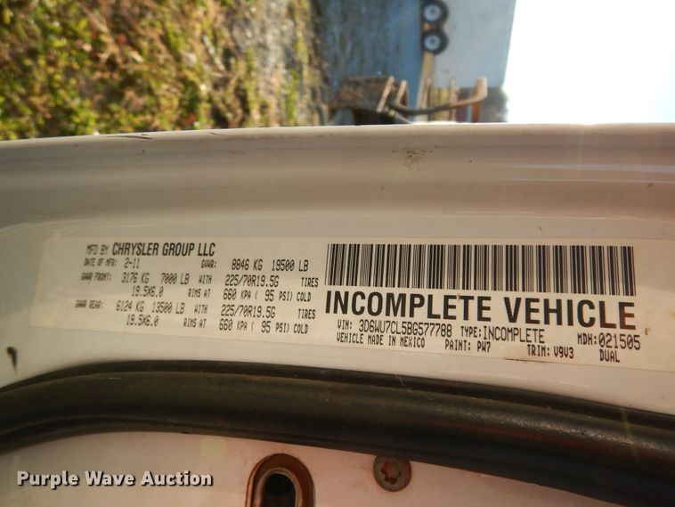 image for item DJ8042 2011 Dodge Ram 5500HD  Crew Cab truck cab and chassis