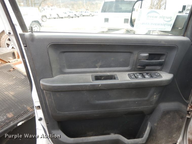 image for item DJ8064 2011 Dodge Ram 5500HD  flatbed truck