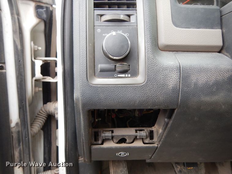 image for item DJ8064 2011 Dodge Ram 5500HD  flatbed truck