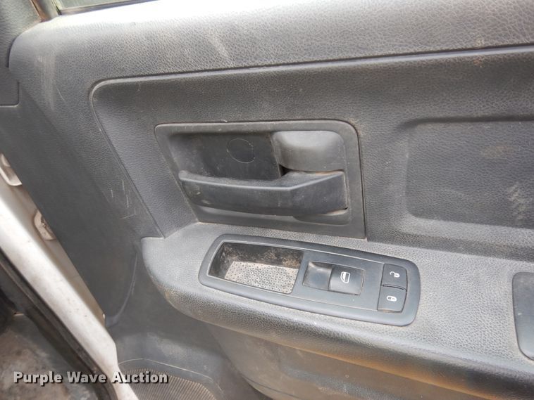 image for item DJ8064 2011 Dodge Ram 5500HD  flatbed truck