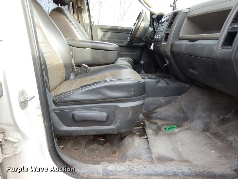 image for item DJ8064 2011 Dodge Ram 5500HD  flatbed truck