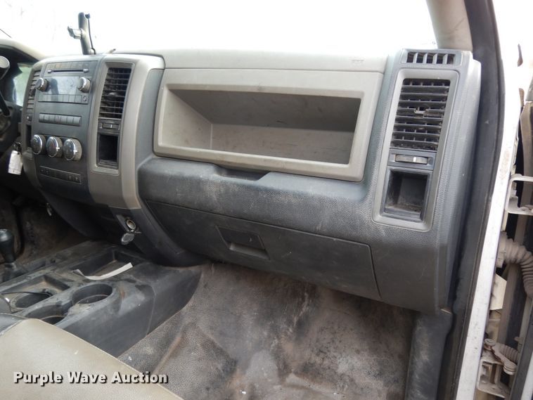 image for item DJ8064 2011 Dodge Ram 5500HD  flatbed truck