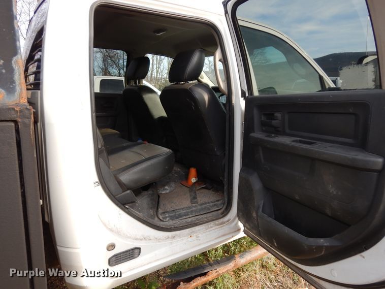 image for item DJ8064 2011 Dodge Ram 5500HD  flatbed truck