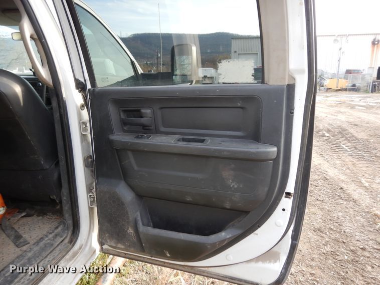 image for item DJ8064 2011 Dodge Ram 5500HD  flatbed truck