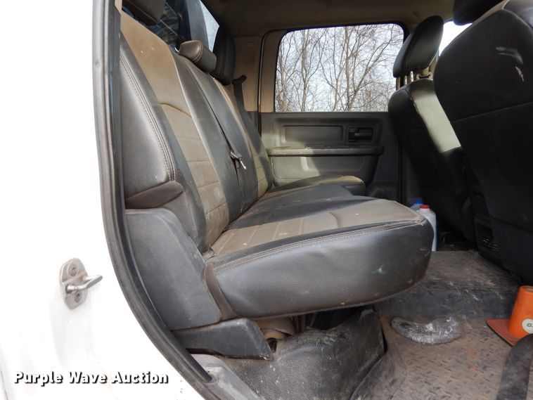 image for item DJ8064 2011 Dodge Ram 5500HD  flatbed truck