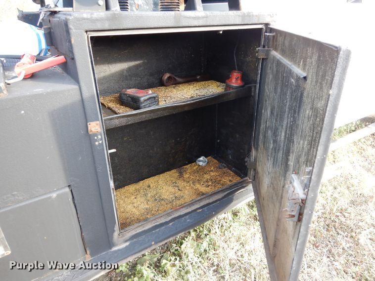 image for item DJ8064 2011 Dodge Ram 5500HD  flatbed truck