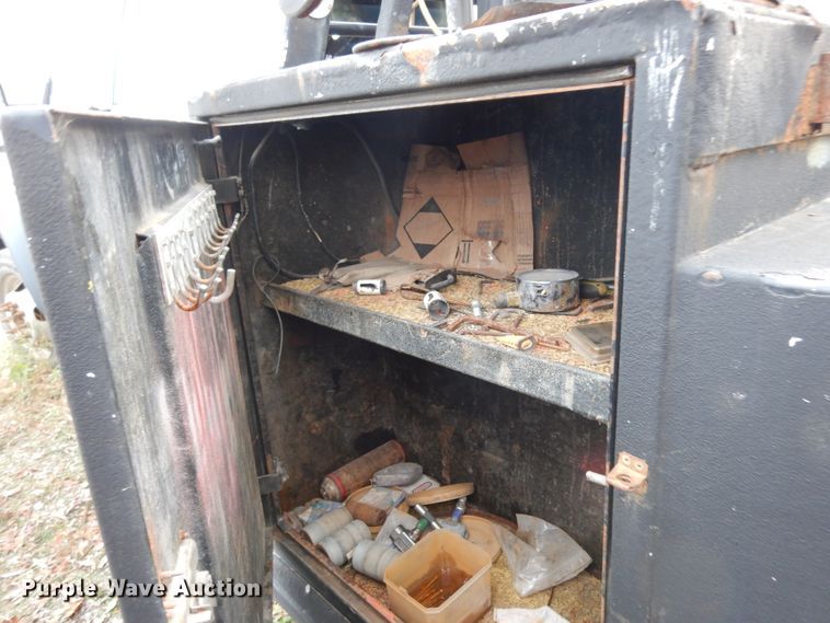 image for item DJ8064 2011 Dodge Ram 5500HD  flatbed truck