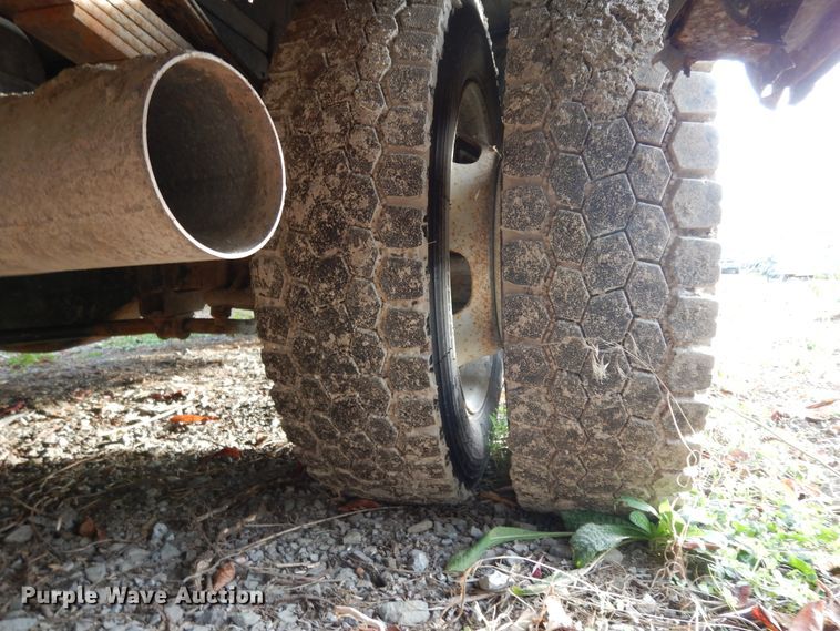 image for item DJ8064 2011 Dodge Ram 5500HD  flatbed truck