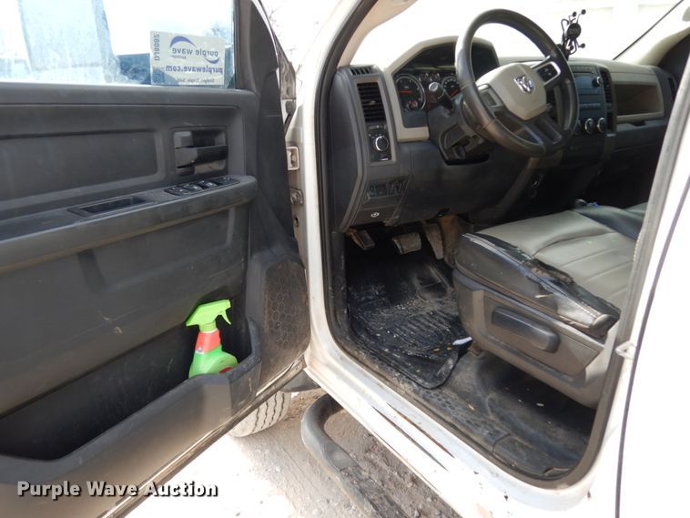 image for item DJ8082 2011 Dodge Ram 5500HD  Crew Cab flatbed truck