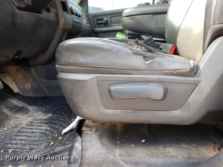 image for item DJ8082 2011 Dodge Ram 5500HD  Crew Cab flatbed truck