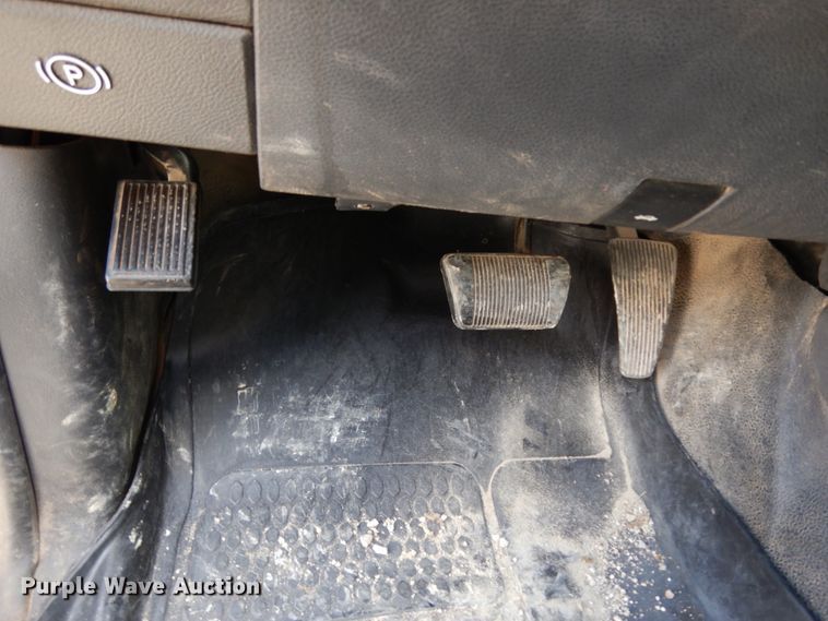 image for item DJ8082 2011 Dodge Ram 5500HD  Crew Cab flatbed truck