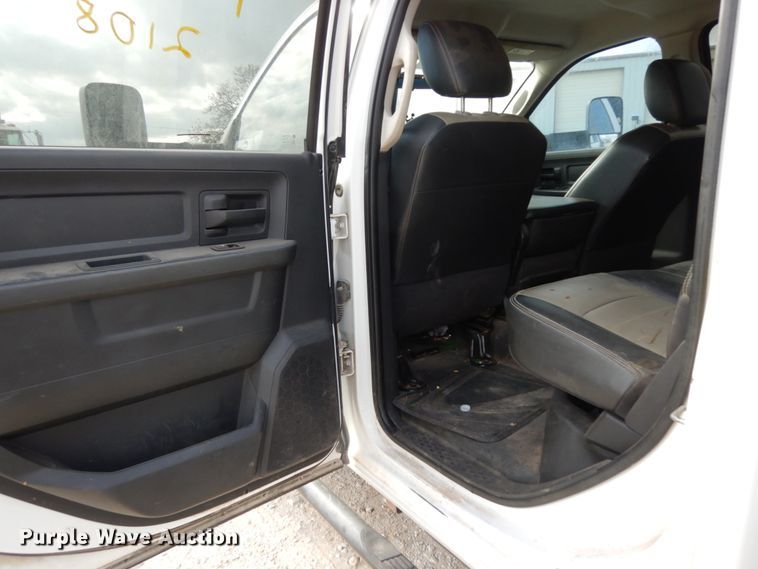 image for item DJ8082 2011 Dodge Ram 5500HD  Crew Cab flatbed truck