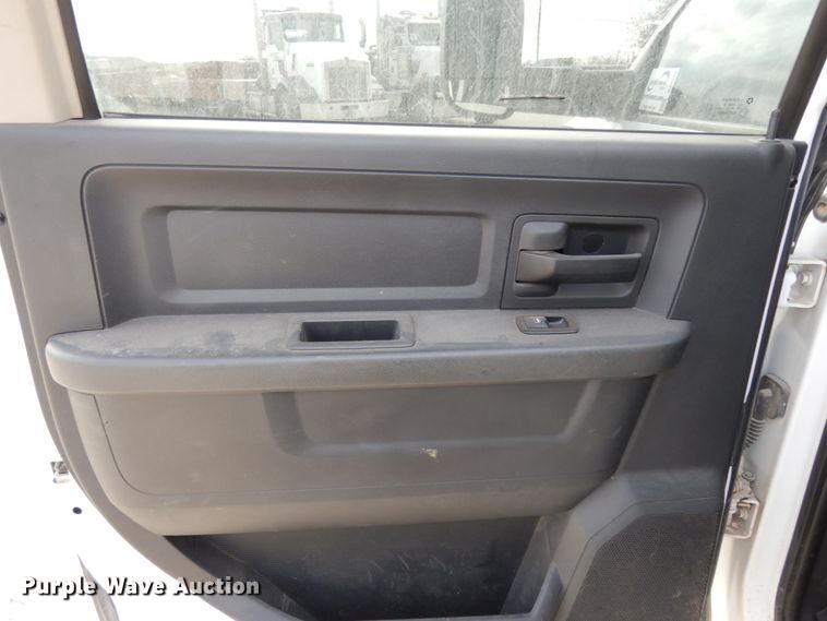 image for item DJ8082 2011 Dodge Ram 5500HD  Crew Cab flatbed truck