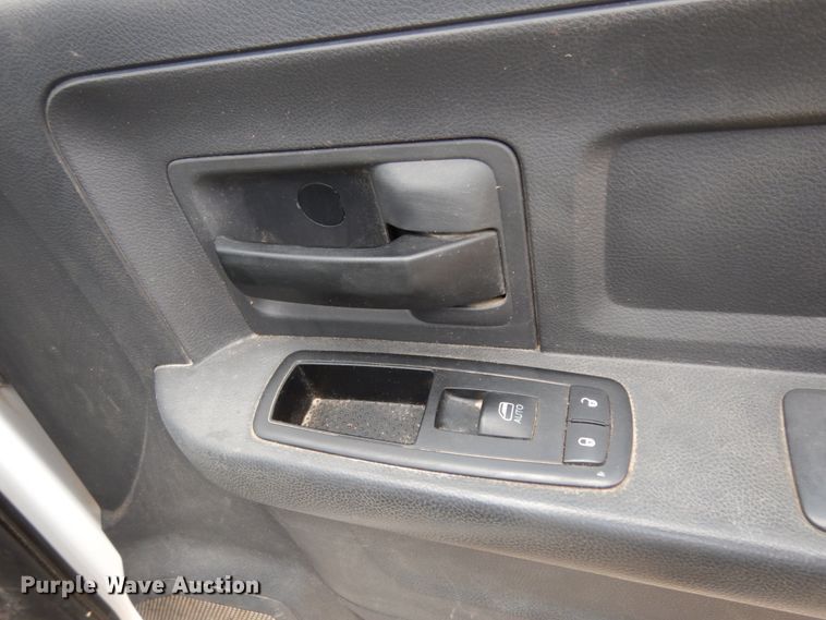 image for item DJ8082 2011 Dodge Ram 5500HD  Crew Cab flatbed truck