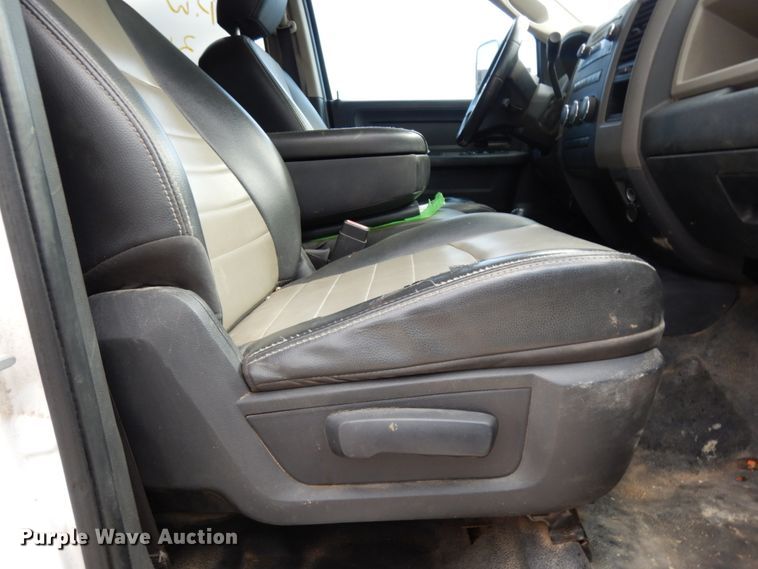 image for item DJ8082 2011 Dodge Ram 5500HD  Crew Cab flatbed truck